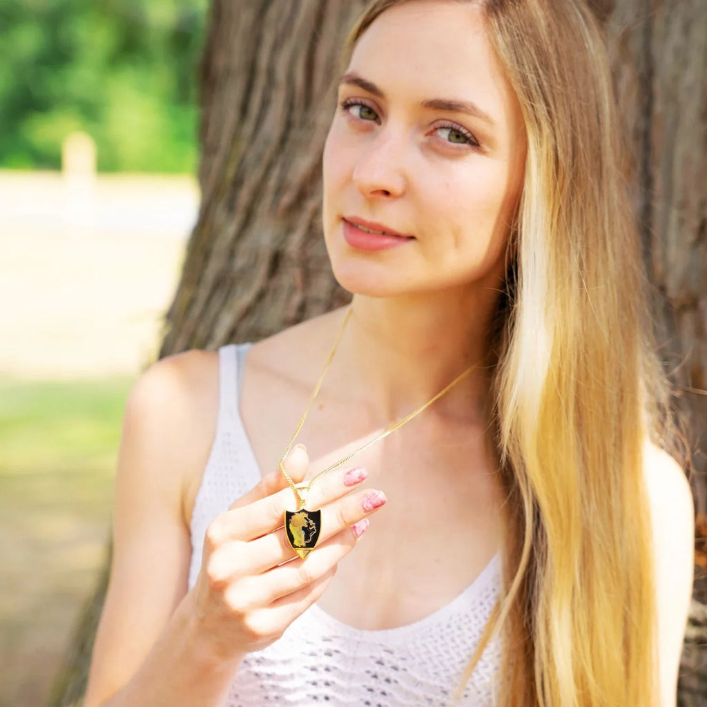 Choty - Shotgun Necklace - Gold Mullet - Chain and Pouch Included - 316L Stainless Steel - 18K Gold Plating Infused