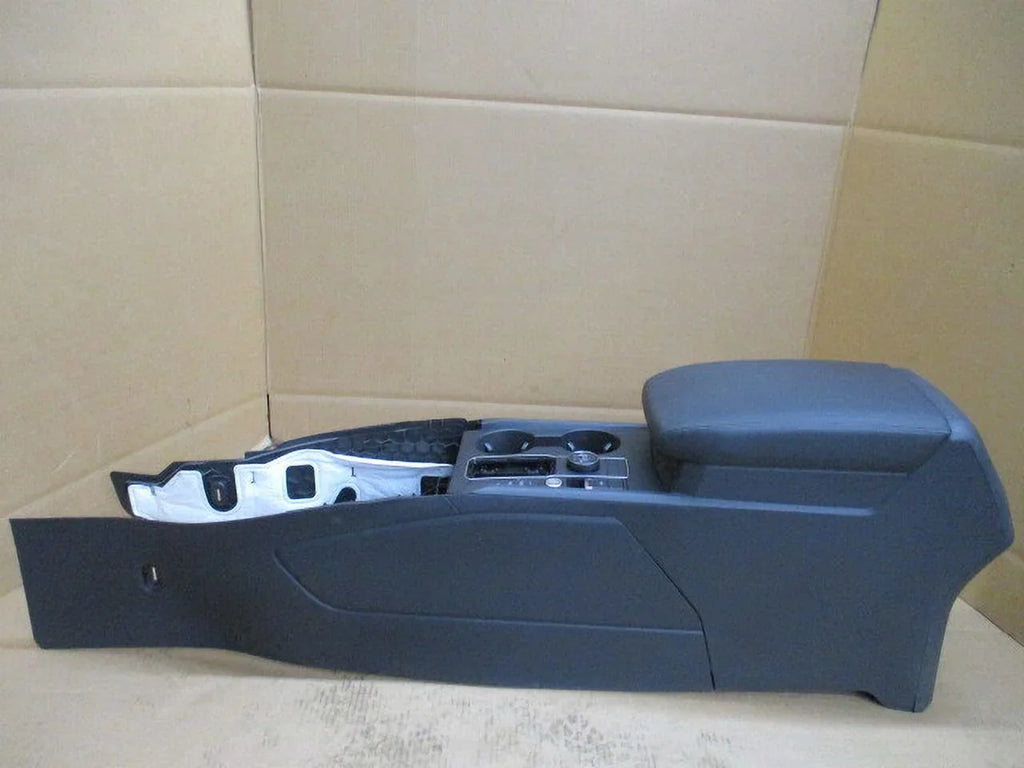 Pre-Owned 2018 2019 Volkswagen Atlas Black Center Console w/ 2 Rear USB Ports OEM LKQ (Good)