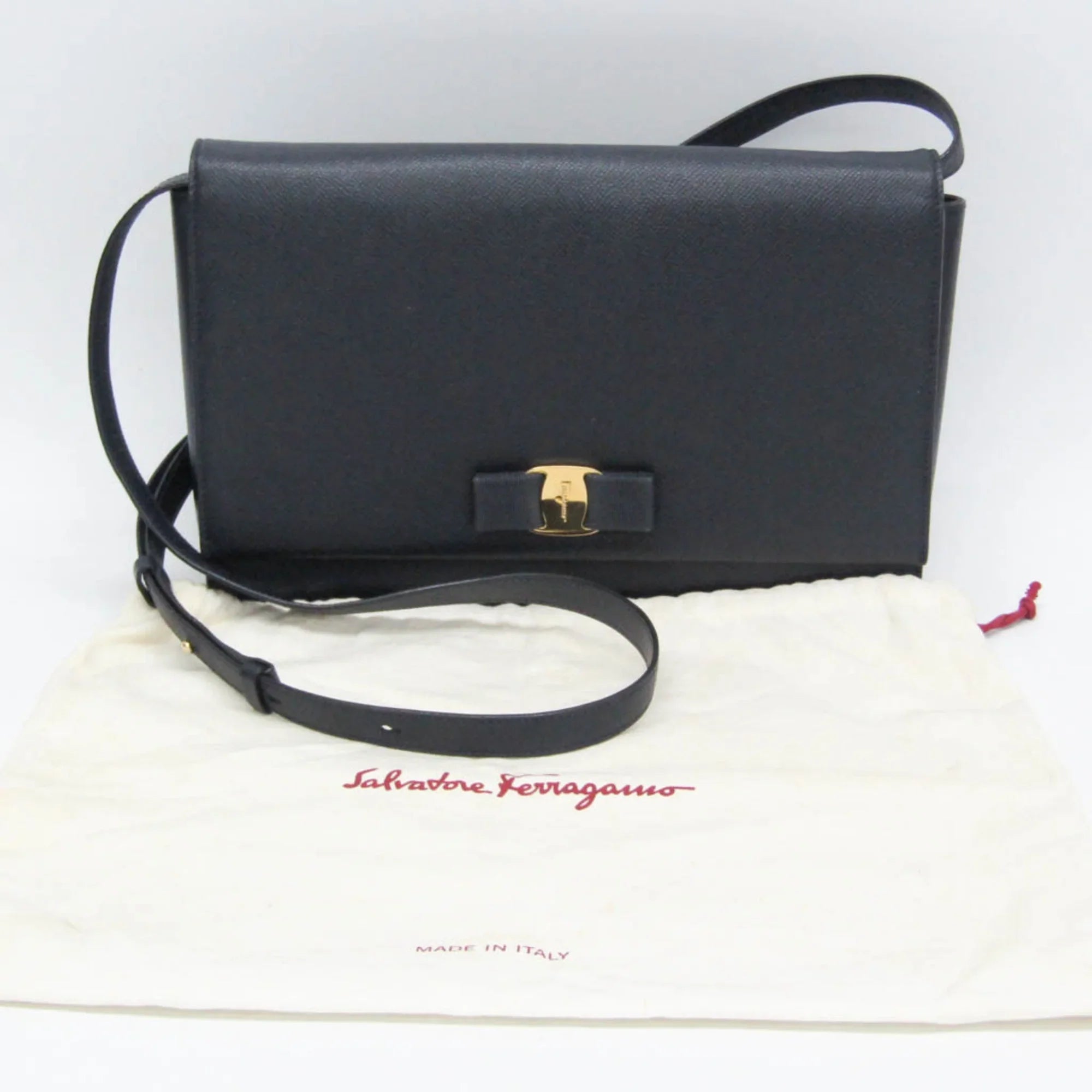 Pre-Owned Salvatore Ferragamo Vara AU-21 0011 Women's Leather Shoulder Bag Navy (Good)