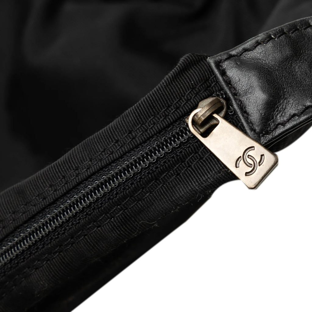 Pre-Owned Authenticated Chanel CC Wild Stitch Handbag Lambskin Leather Black Top HandleBag Unisex (Good)